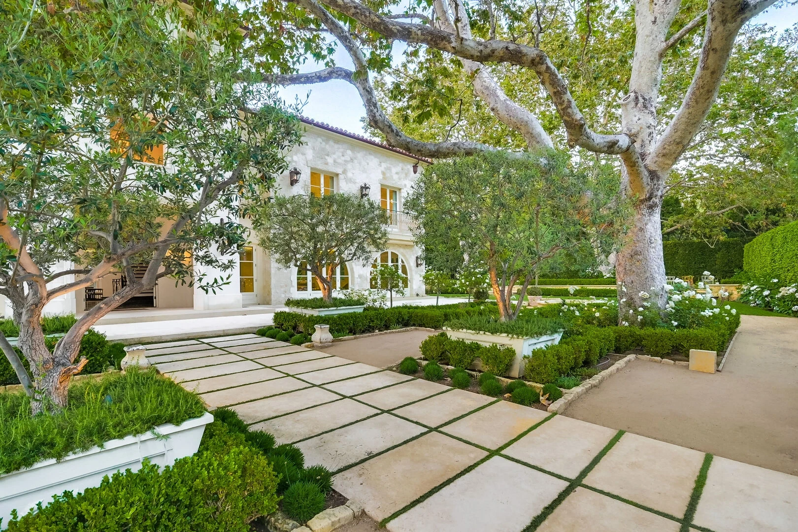 The Serritas Mansion