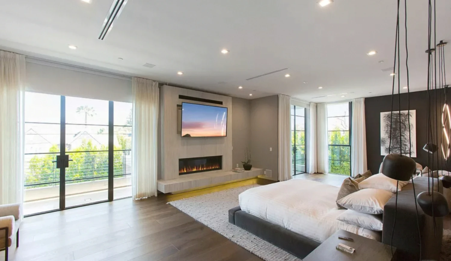 The Foothill Mansion