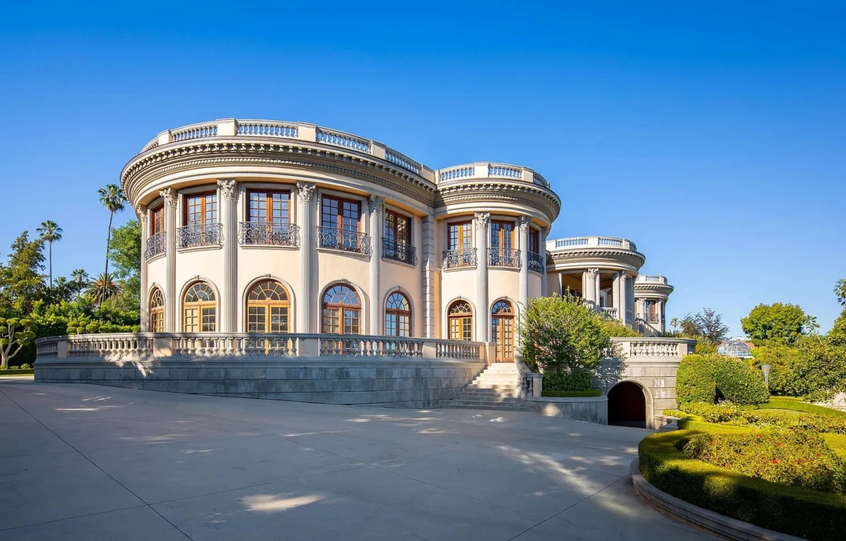 The Oakland Mansion