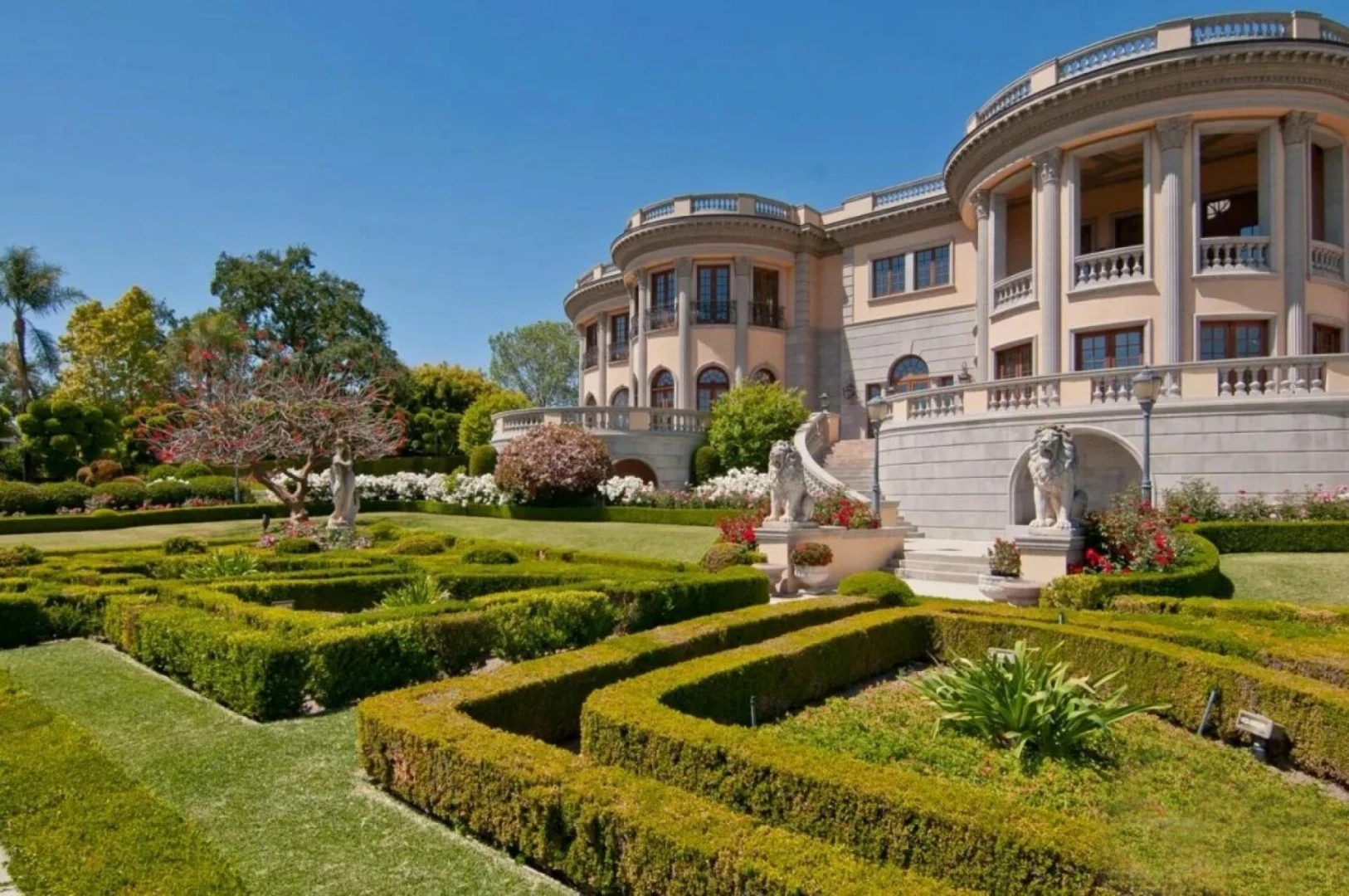 The Oakland Mansion