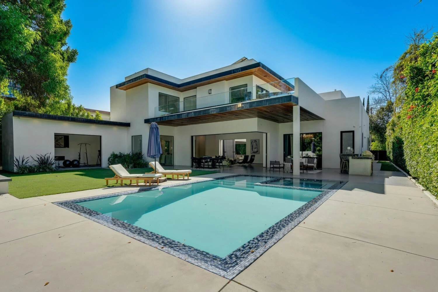 The Woodley Villa