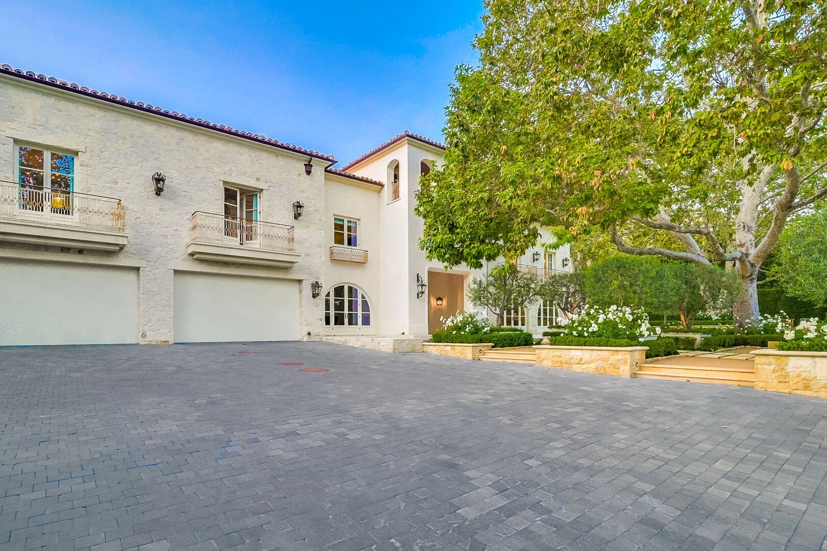 The Serritas Mansion