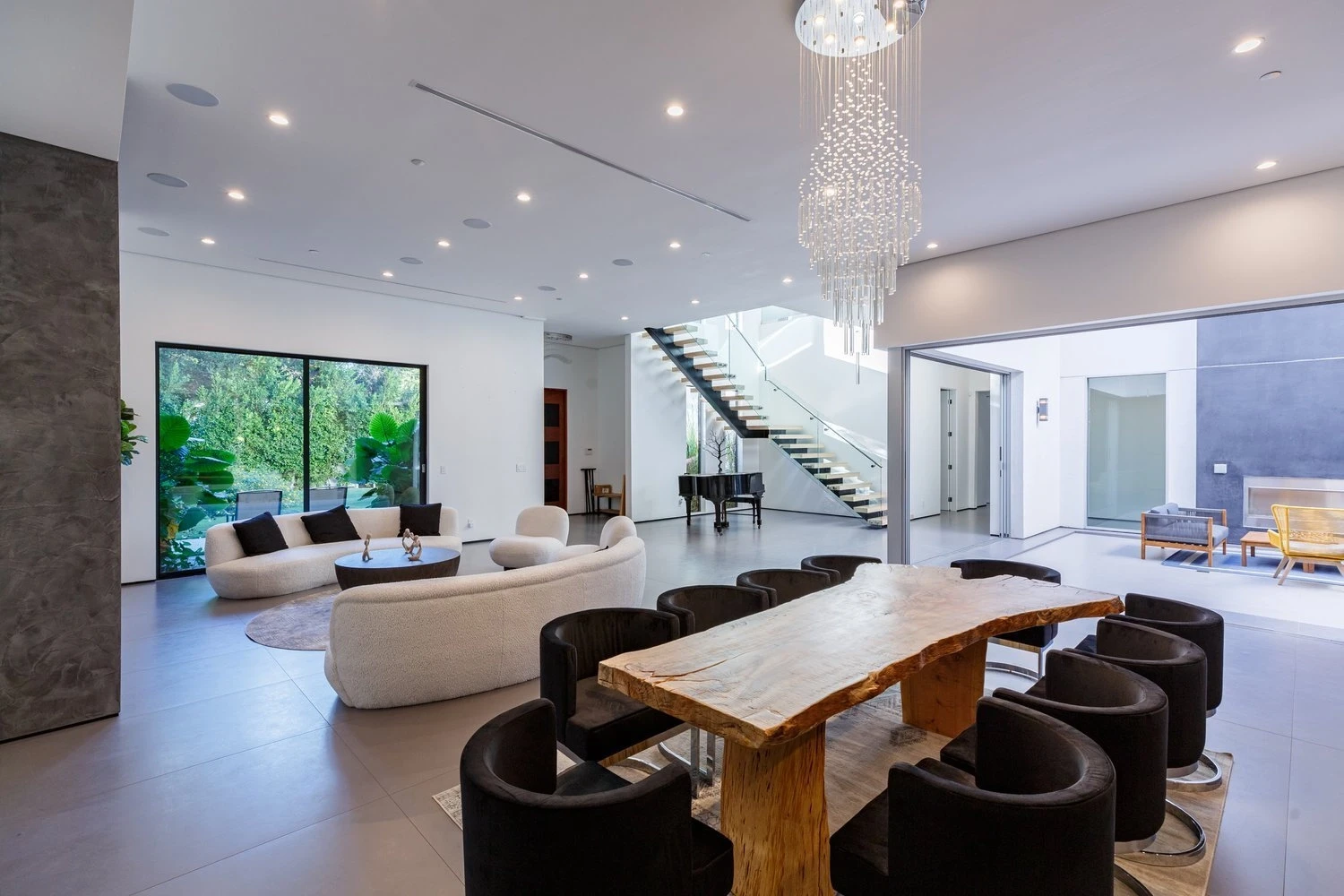 The Woodley Villa