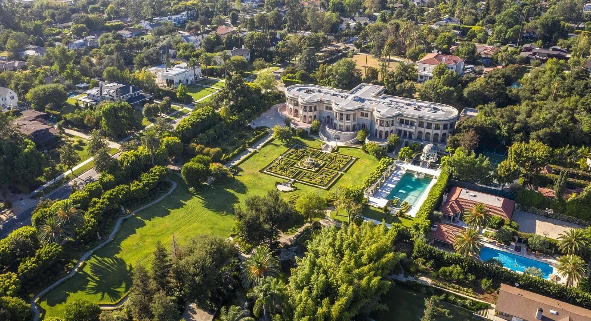 The Oakland Mansion