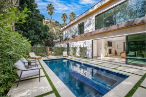 The Mannix Villa