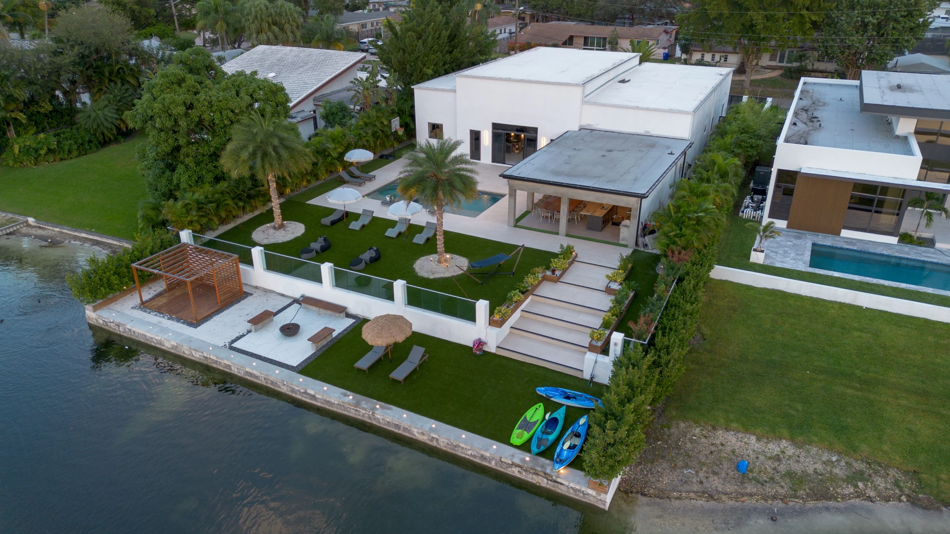 The Lakeside Villa
