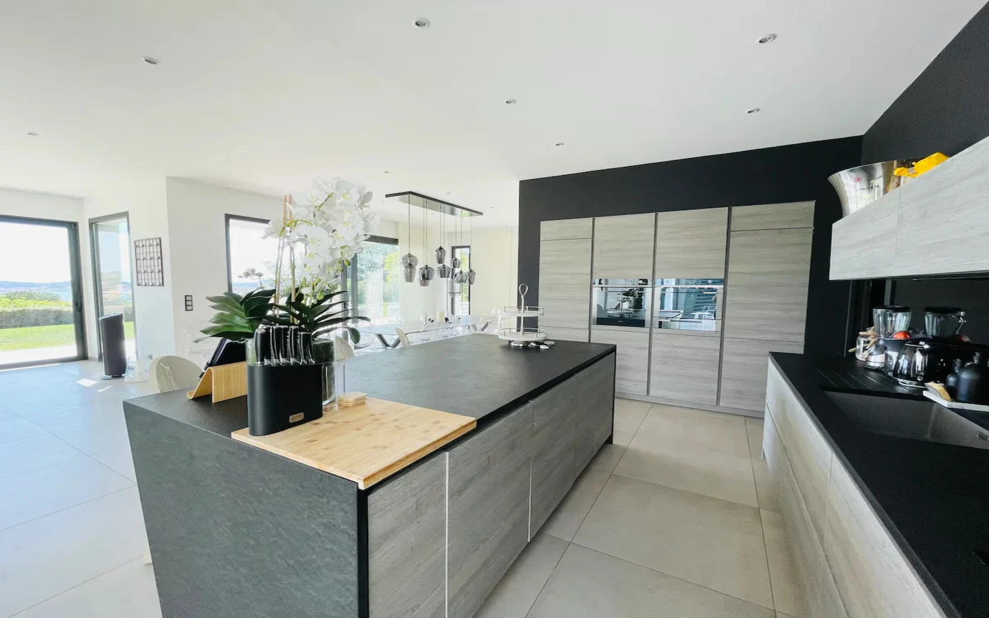 The Voileblanche Villa