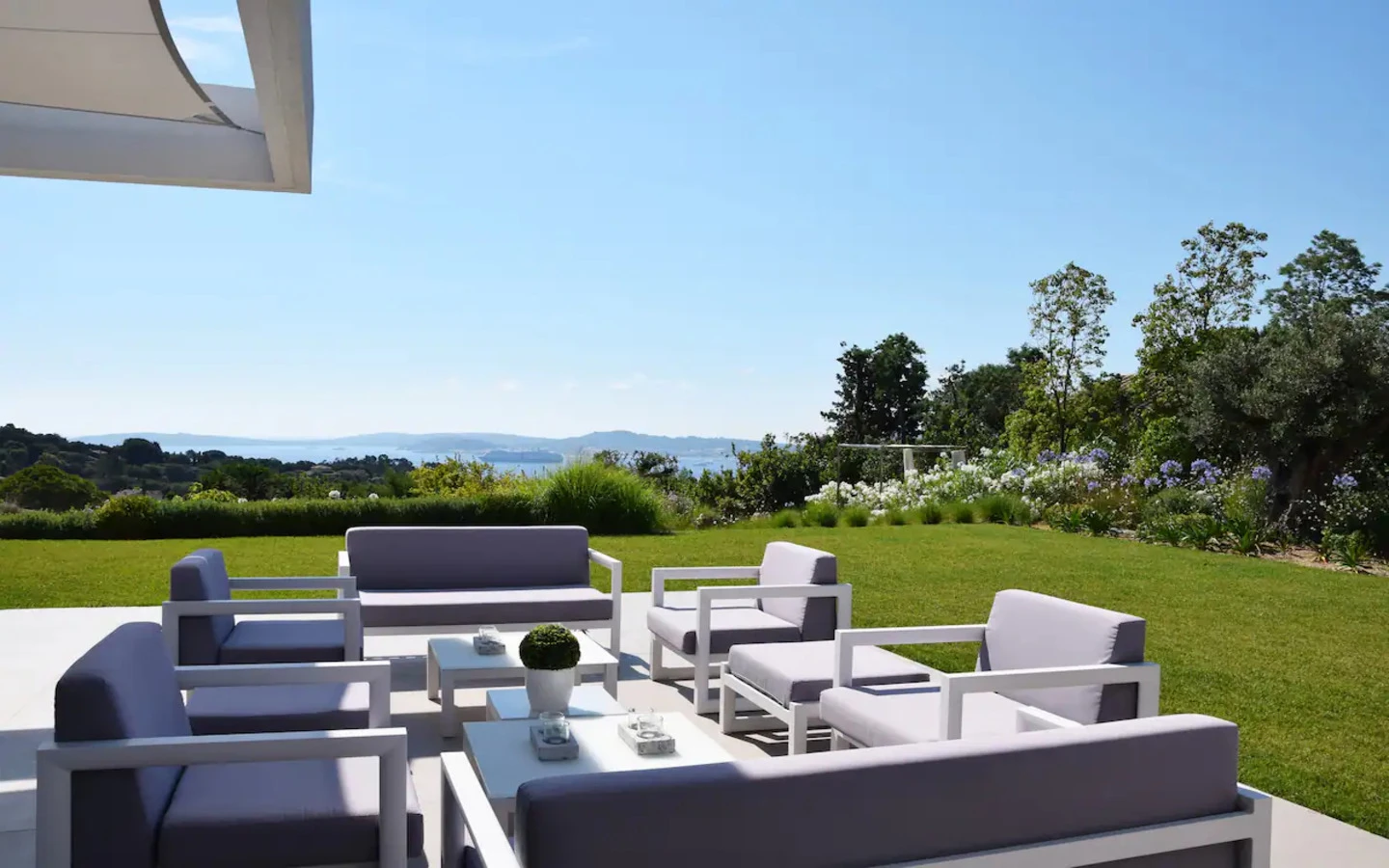 The Voileblanche Villa