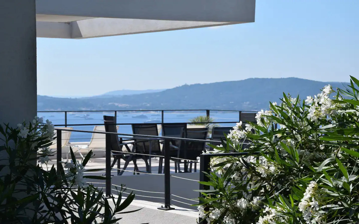 The Voileblanche Villa