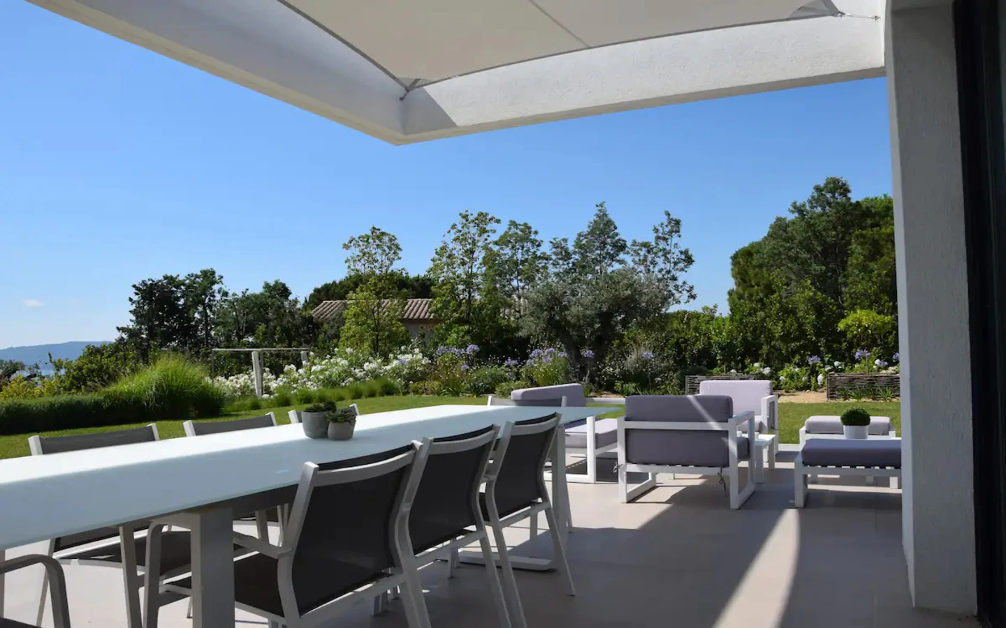 The Voileblanche Villa