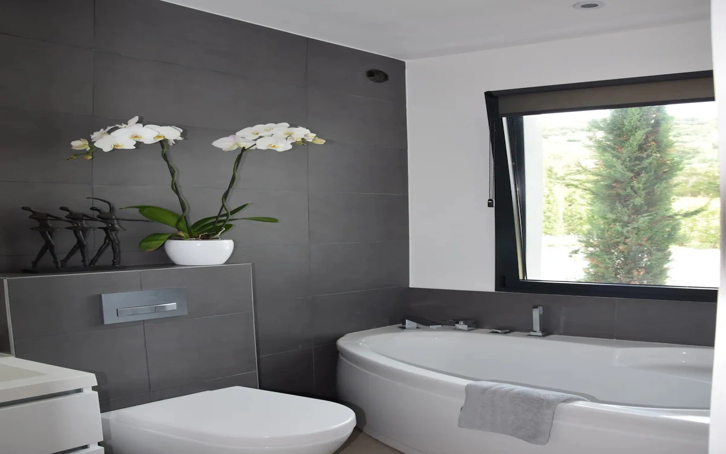 The Voileblanche Villa