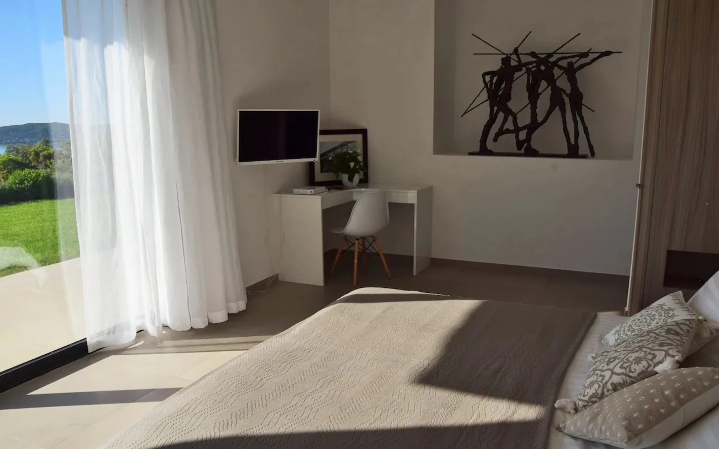 The Voileblanche Villa