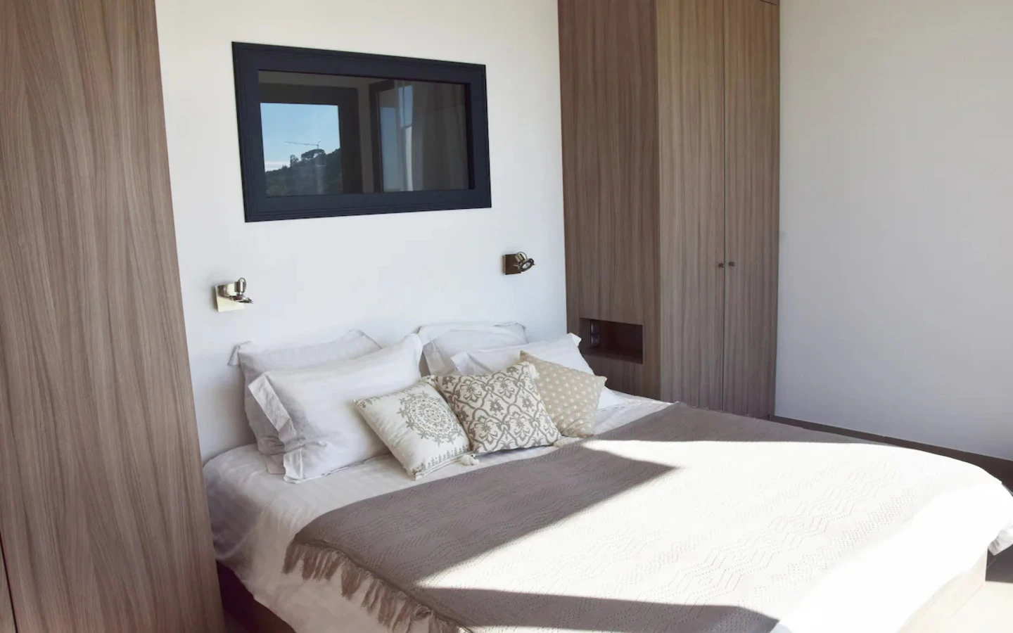 The Voileblanche Villa