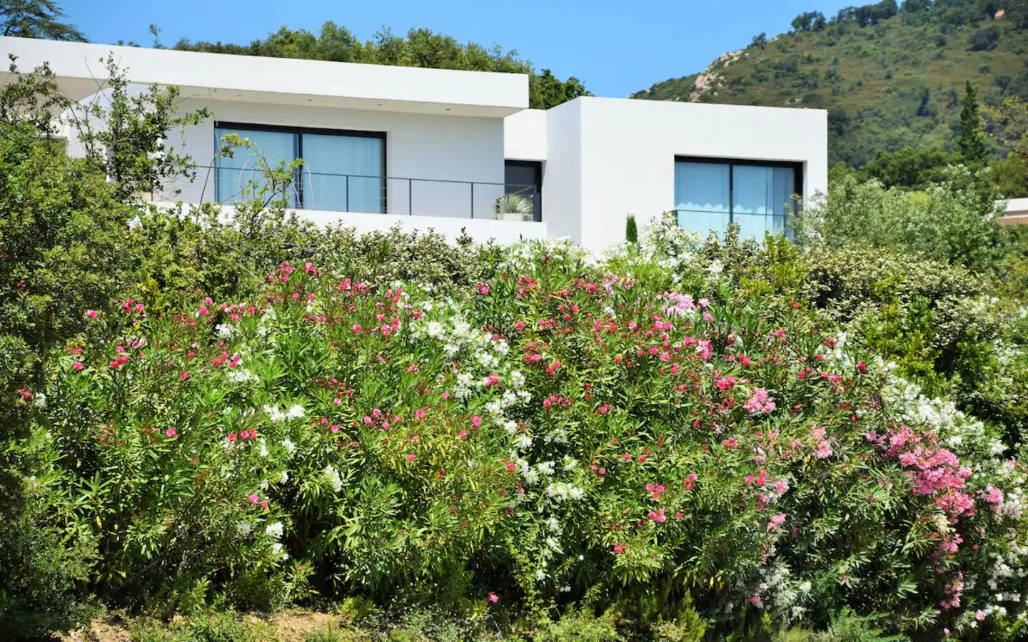 The Voileblanche Villa