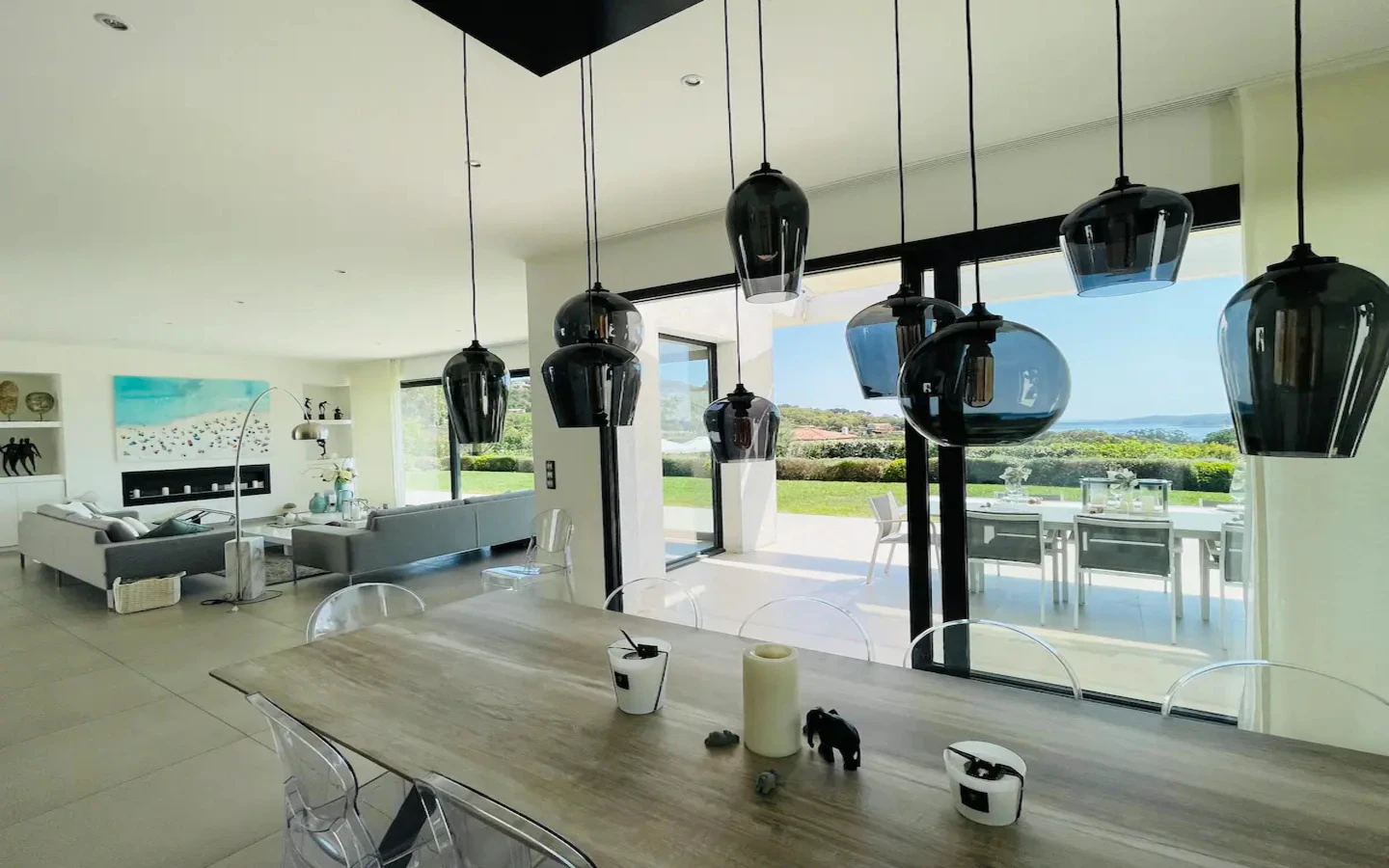 The Voileblanche Villa