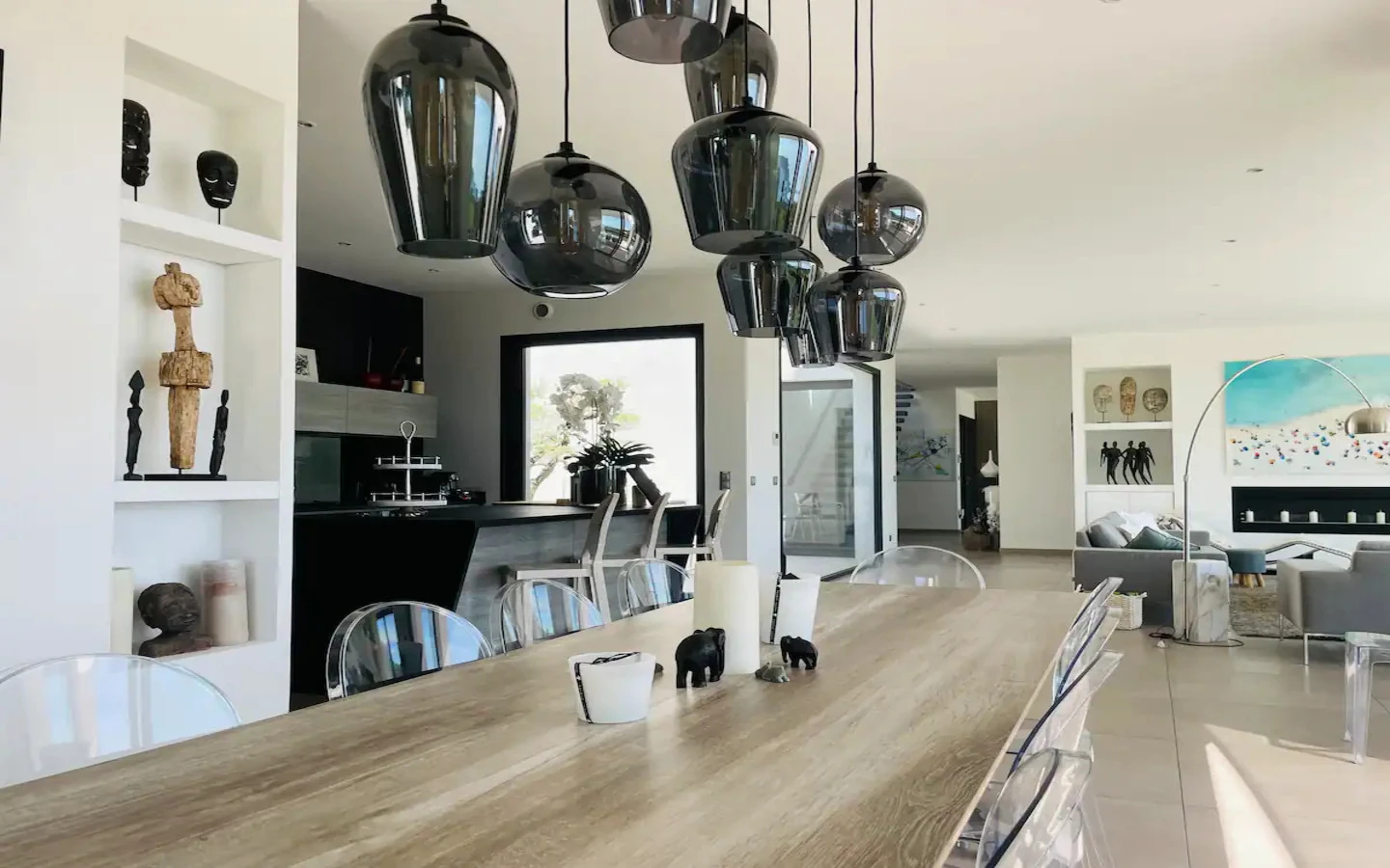 The Voileblanche Villa