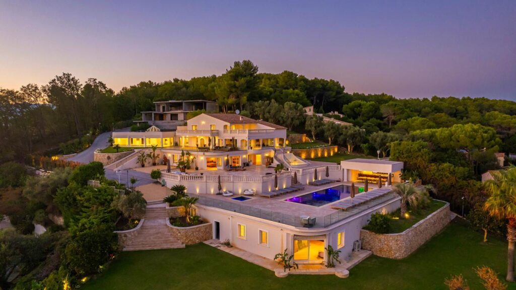 The Leon Villa