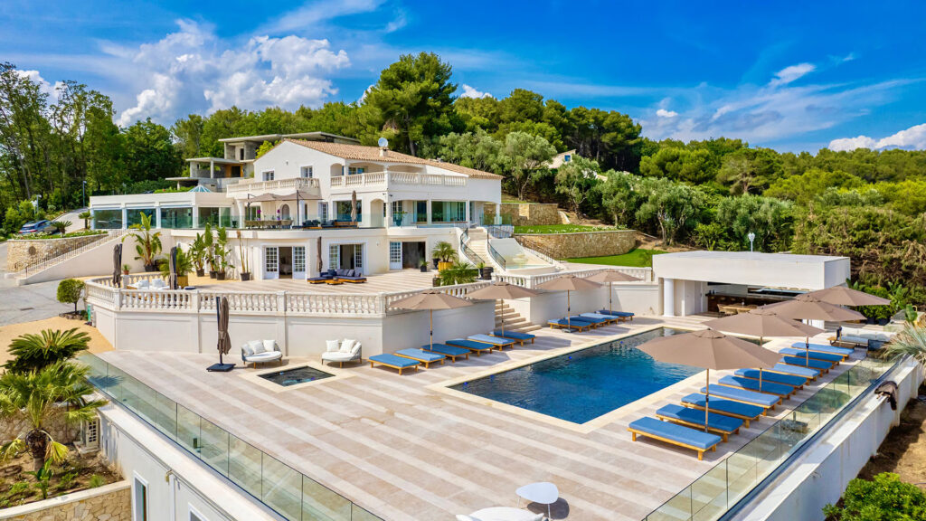 The Leon Villa