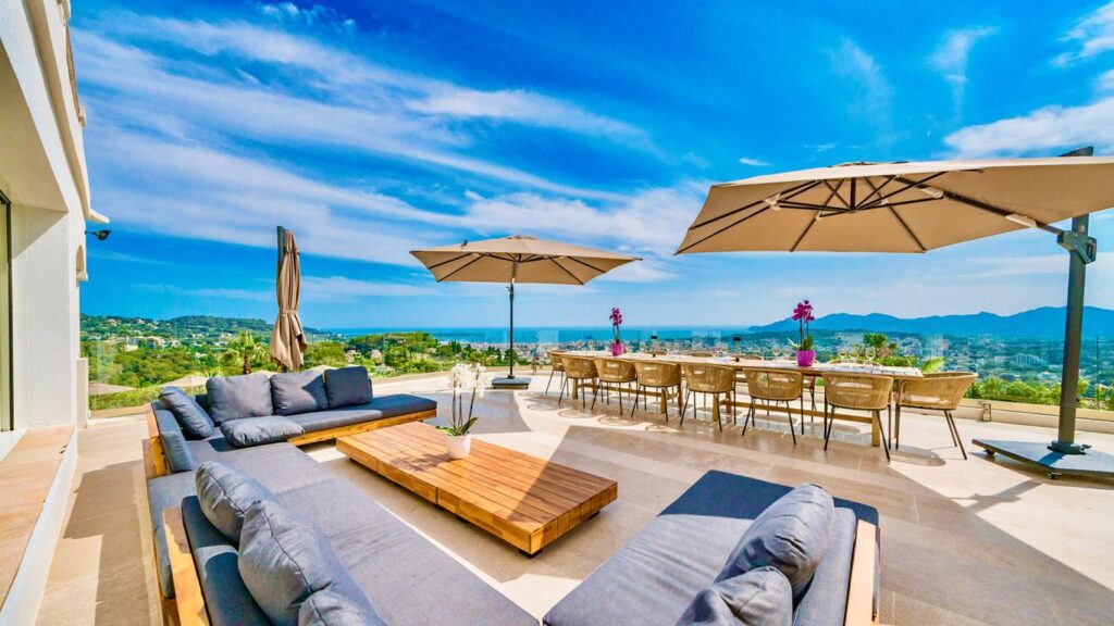 The Leon Villa