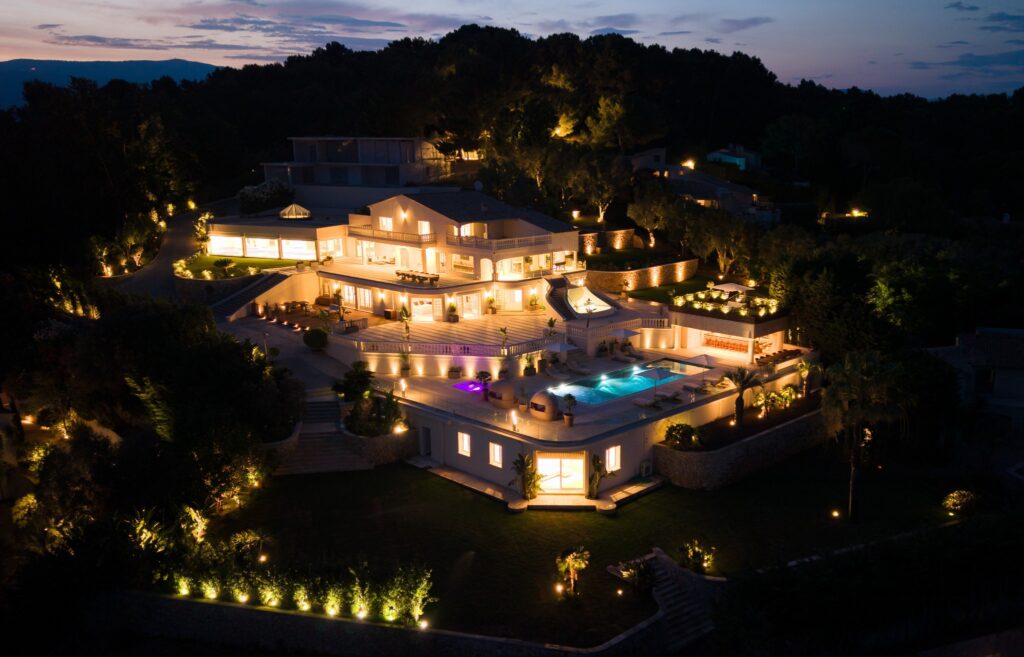 The Leon Villa