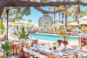 5 Beach Clubs Incontournables à Saint-Tropez — Été 2026
