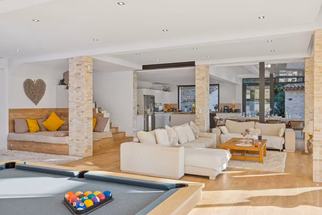 The Cari Villa
