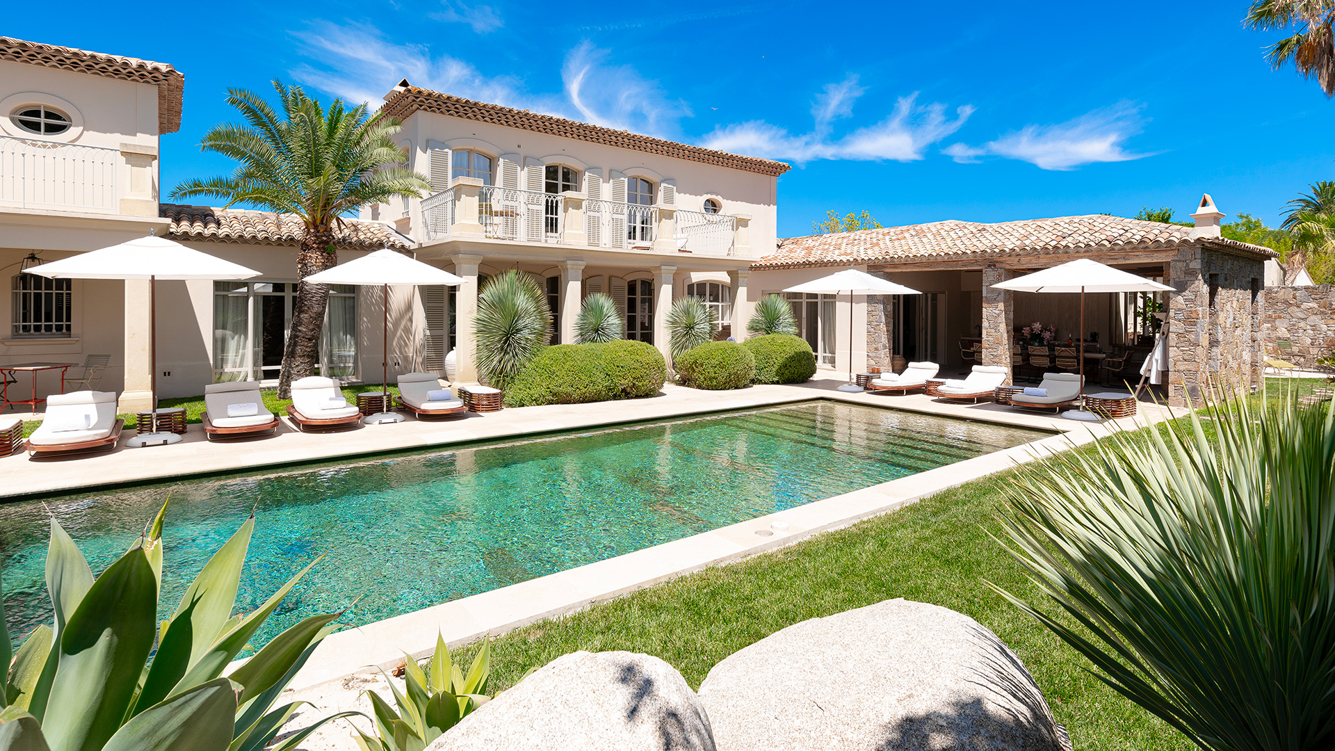 Top Amenities You Should Expect in a Luxury Villa Rental St. Tropez
