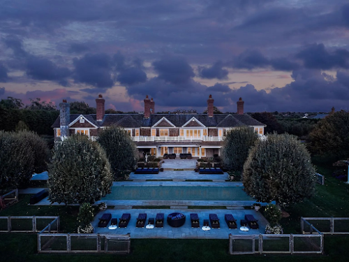 Où trouver les meilleures villas de luxe aux Hamptons pour des vacances d’été