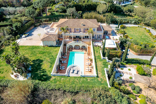 St Tropez luxury rentals