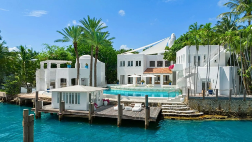 5 Reasons Celebrities Love Luxury Yacht Charters in Miami