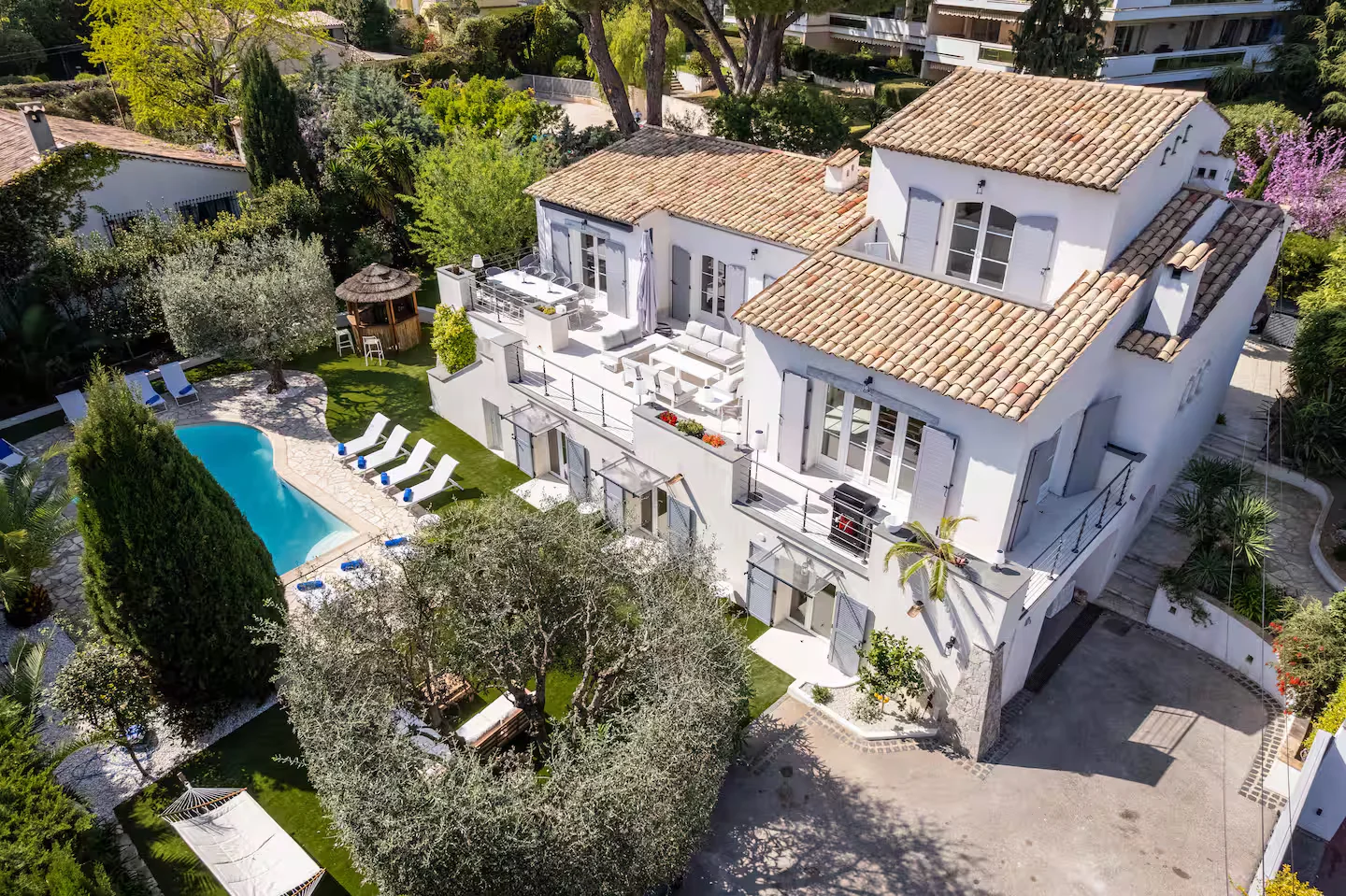 cannes concierge service villa sendre luxury dining