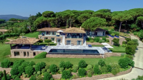 5 Beach Clubs Incontournables à Saint-Tropez — Été 2026