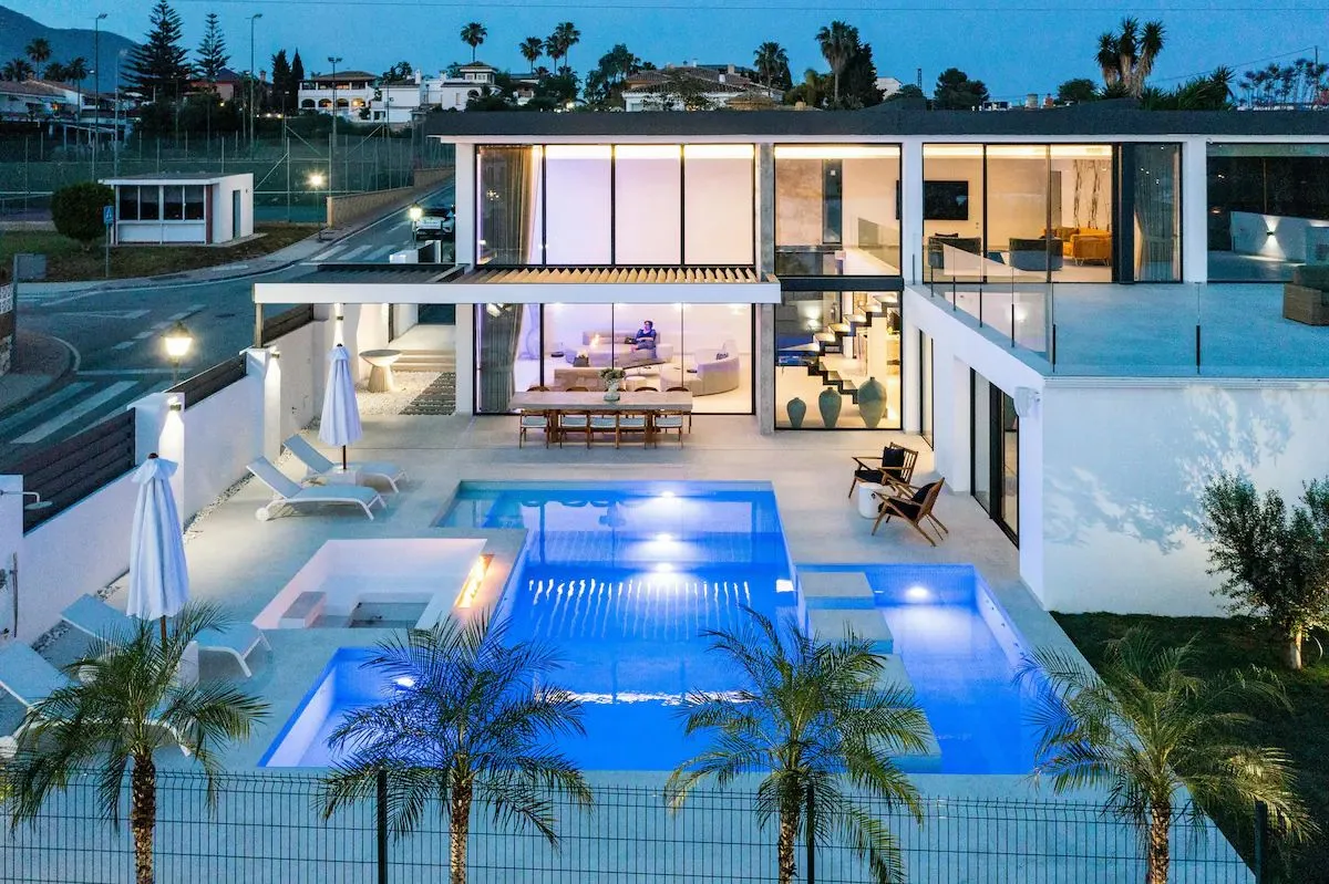 villas to rent in Marbella Spain