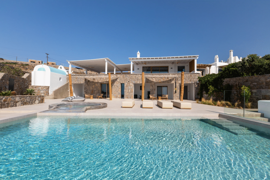 Why It’s the Destination for the Wealthy: Best Luxury Villas in Mykonos