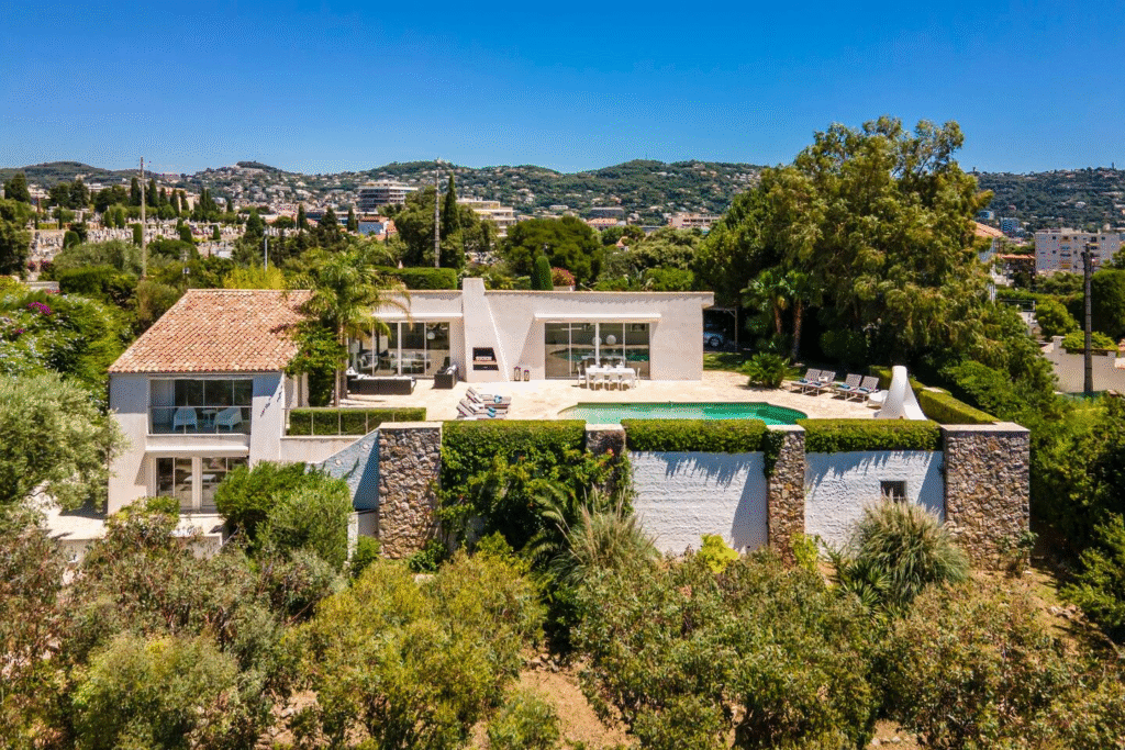 A Guide to Planning the Ultimate Family Vacation in Cannes