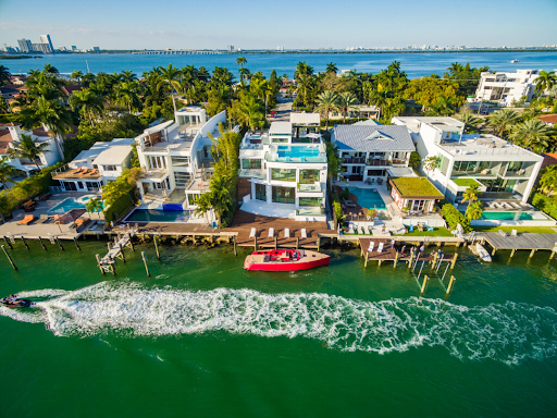 Designing the Ultimate Weekend Escape for Luxury Groups in Miami