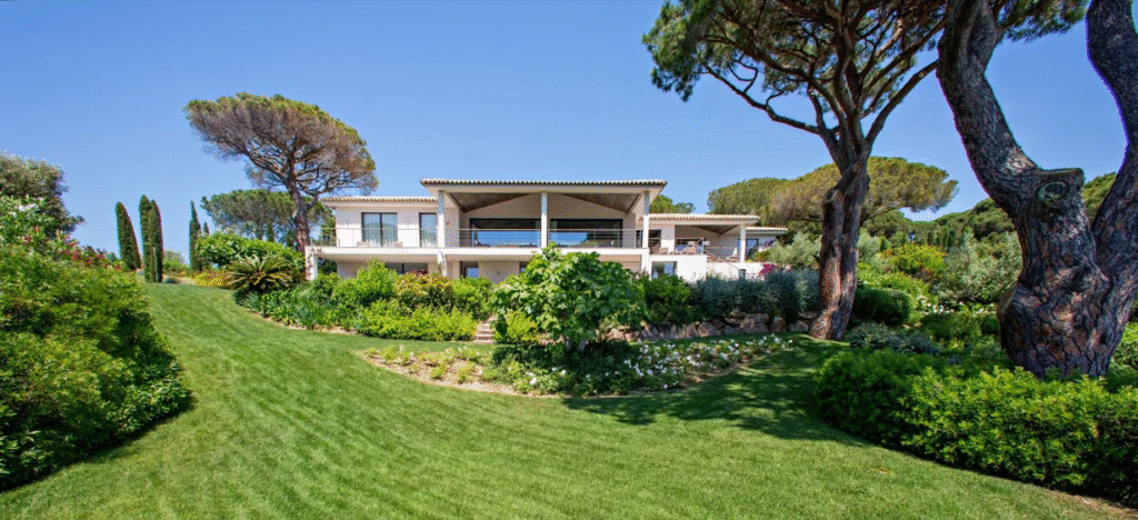 What Experiences Define a True St Tropez Lifestyle?