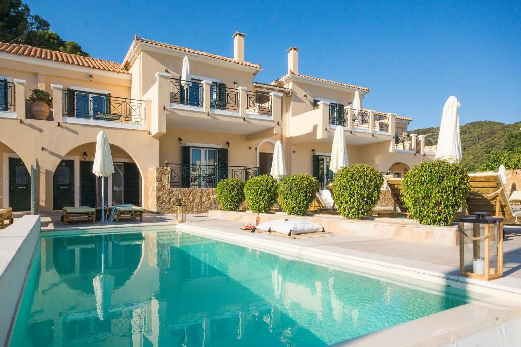 5 Must-Do Beach Clubs in Saint-Tropez This Summer 2026