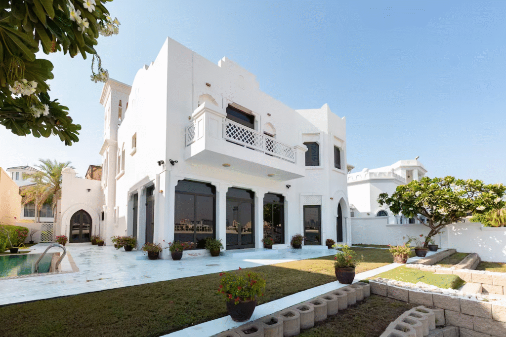 Where to Find Luxury Villa Rentals in Dubai With a Private Pool?