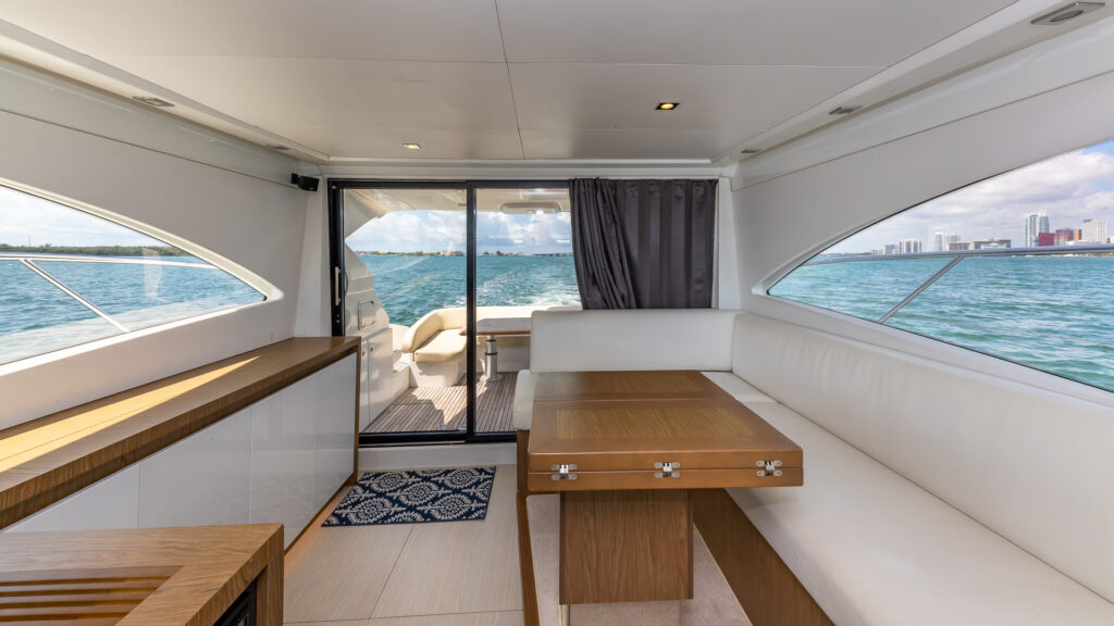 52’ Beneteau Flybridge