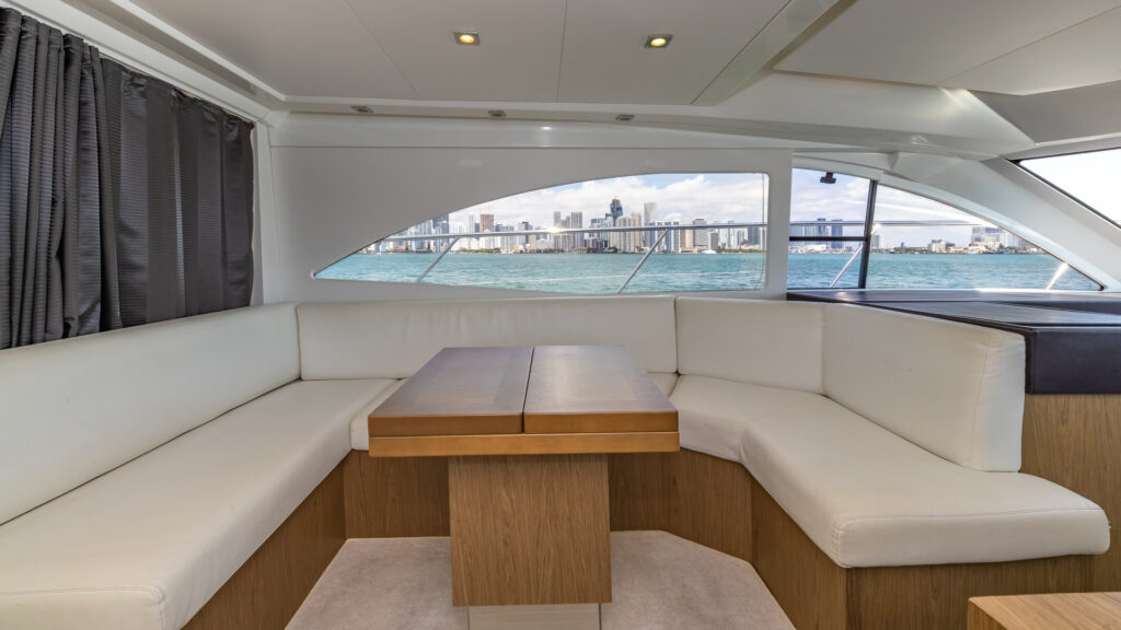 52’ Beneteau Flybridge