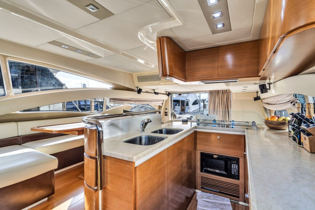 60’ Azimut Freedom