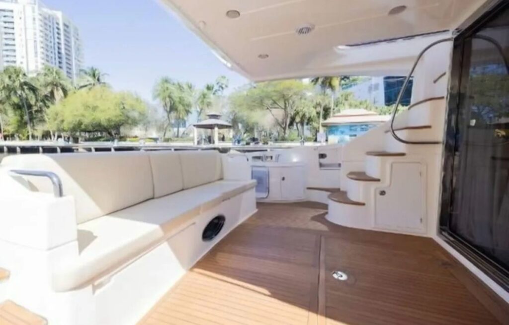 60’ Azimut Freedom