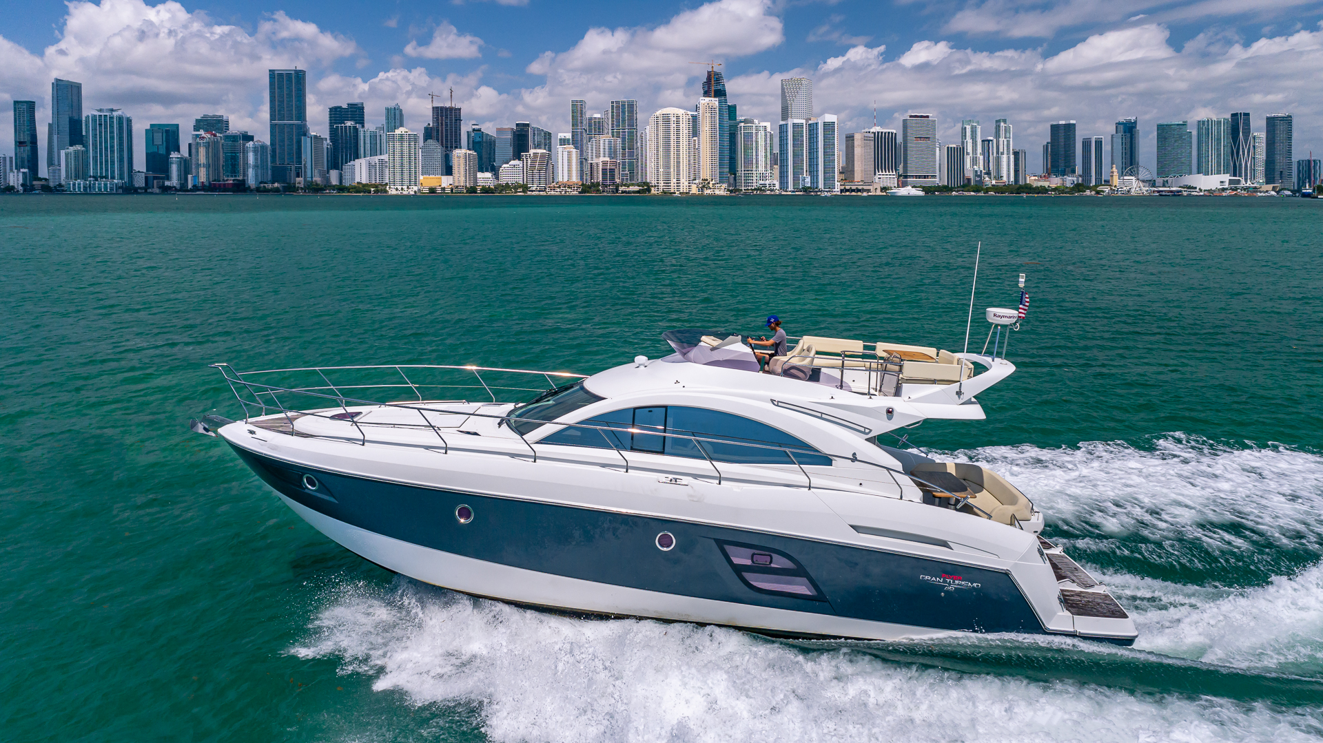 52 Beneteau Flybridge Miami boat rental
