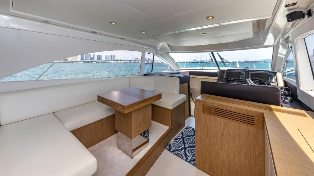 52’ Beneteau Flybridge