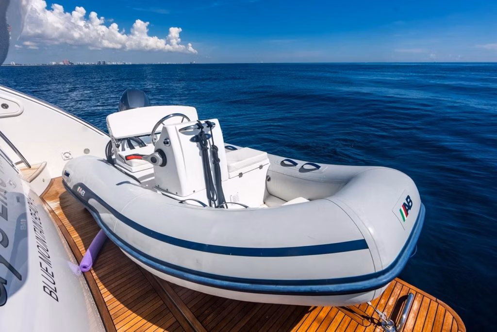 70’ Azimut Days Like This