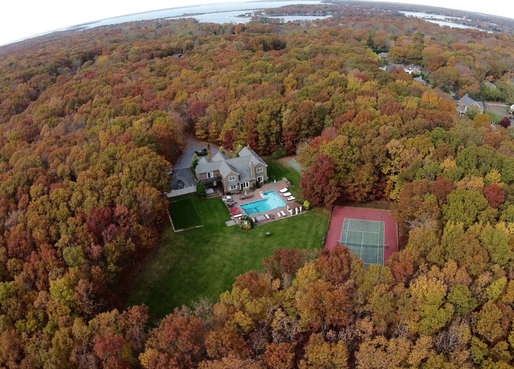 Where to Rent a Villa in the Hamptons During Independence Day Celebrations?