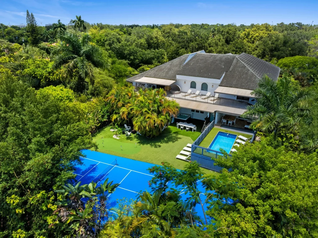 Best Ways to Enjoy Independence Day with a Private Villa in Miami