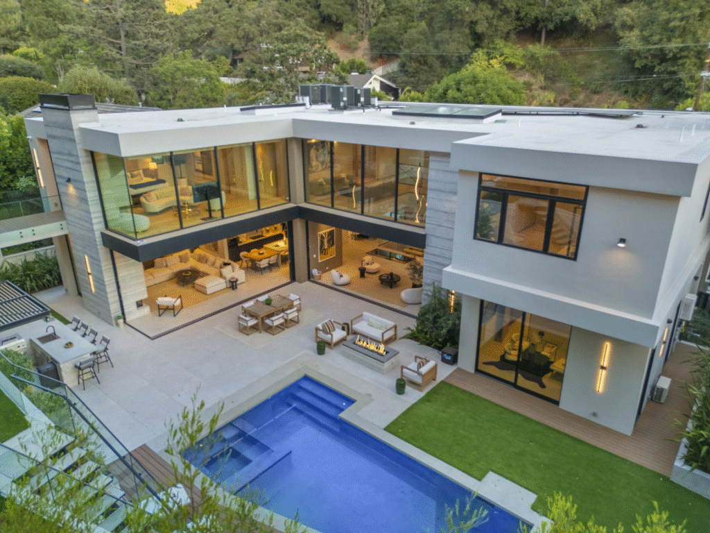 Where to Stay in LA for an Unforgettable Independence Day Celebration?