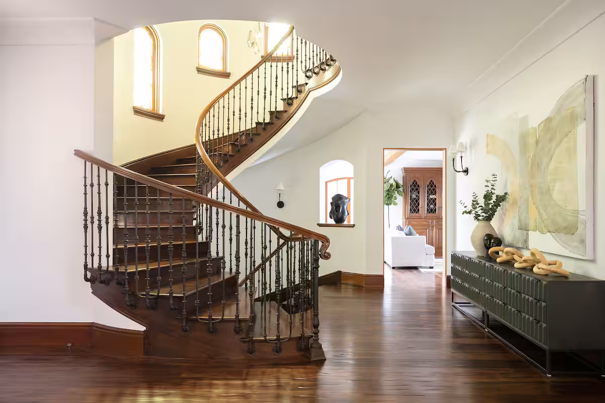 The Shorecliff Villa